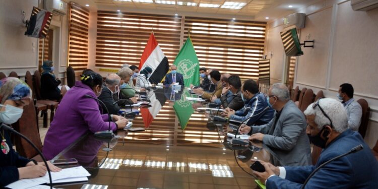 محافظ القليوبية يعقد اجتماعا لمتابعة مشروعات