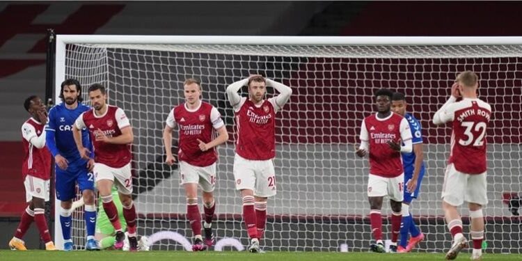 إيفرتون يفوز