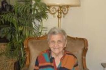 الدكتورة عواطف عبد الكريم