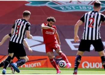 بهدف رائع صلاح يكتب