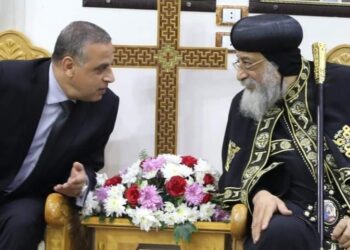 محافظ سوهاج يهنئ البابا "تواضروس الثاني" بمناسبة عيد القيامة المجيد