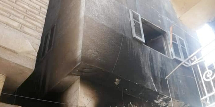 بسبب تجمعات القمامة ينشب حريق في عقار بشرق الإسكندرية