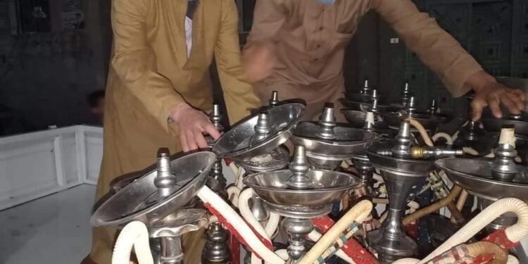 غلق 11 مقهى لتقديم الشيشة وعدم الإلتزام بالإجراءات الاحترازية