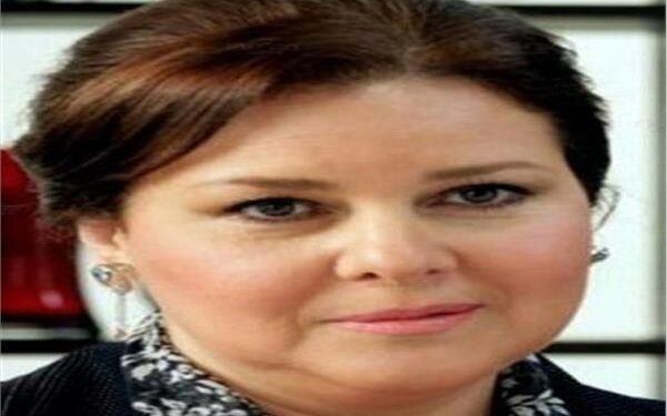 إصابة الفنانة دلال عبدالعزيز