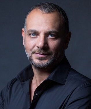 تامر محسن يطبق قوانين نيوتن ببراعة