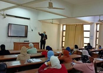 انتظام الدراسة بـ «آداب طنطا» وسط إجراءات احترازية مشددة