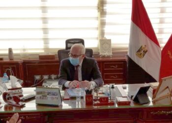 المحافظ يتابع مستجدات الوضع الصحى والوبائى بالمحافظة