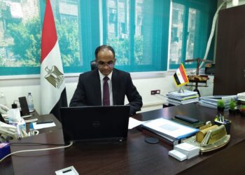 نائب وزير الإسكان للبنية الأساسية يلتقى السفير البريطاني بالقاهرة