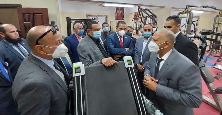 محافظ البحيرة يتفقد مركز شباب قرية عبد الحليم محمود بأبو المطامير