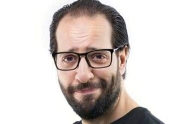 أحمد أمين يُعلِن إصابة زوجته بڨيروس كورونا