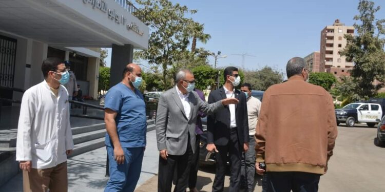 محافظ القليوبية يقوم بجولة تفقدية بعدد 6 مدن لمتابعة  أعمال النظافة والإشغالات