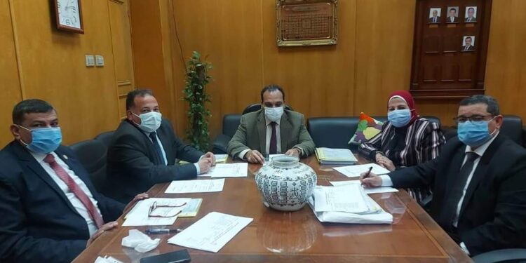 لجنة قيادات جامعة بنها تستقبل المتقدمين للوظائف الإشرافية.