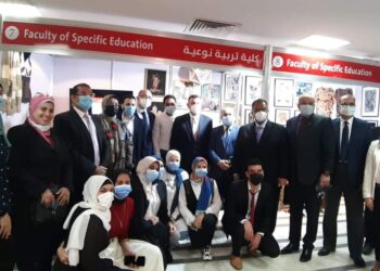 رئيس و نواب جامعة عين شمس يشهدون الجلسة الافتتاحية للمؤتمر العلمي التاسع