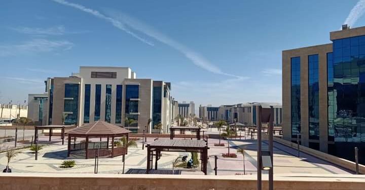 متابعة أعمال البنية المعلوماتية بجامعة الجلالة