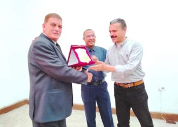 تكريم ” منازع و هليل وعمار وعاشور ” فى ختام دورة مطبقي المبيدات بالبحيرة