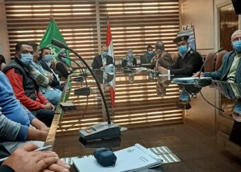 محافظ القليوبية يعقد اجتماعا مع أحد المكاتب الاستشارية لمناقشة مقترح لتطوير وتجميل الميادين بمدينة بنها.