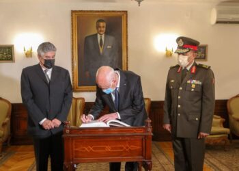 زيارة الرئيس التونسي لقبر الزعيم عبد الناصر