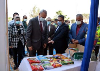 محافظ القليوبية يتفقد أعمال تجهيز 5 آلاف كرتونة ضمن حملة إفطار صائم