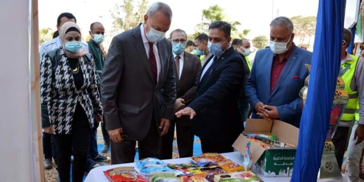 محافظ القليوبية يتفقد أعمال تجهيز 5 آلاف كرتونة ضمن حملة إفطار صائم