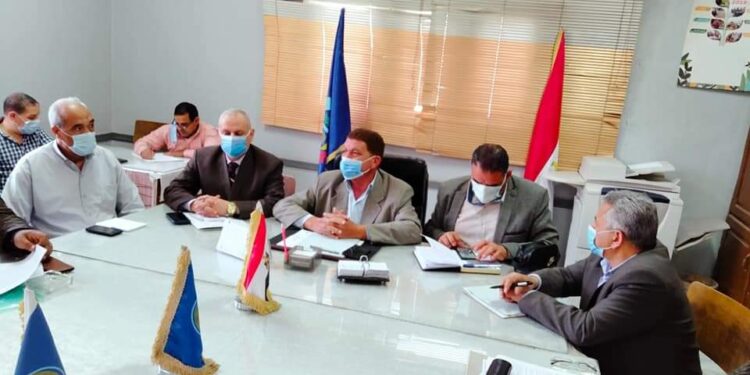 اجتماع تنسيقي بين مسئولي ” الزراعة والري” بالبحيرة استعدادًا لزراعة الأرز.