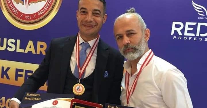 مختار إسماعيل يهدي تكريمه في تركيا إلي محمد الصغير.