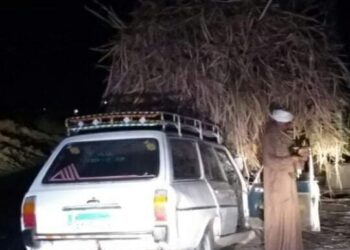 إصطدام سيارة بيجو مع مقطورة قصب وأصابة 4اشخاص بقنا.