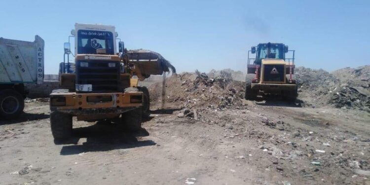 الغضبان مواصلة ازالة استعدادا لبدء المرحلة الثانية من إنشاء كورنيش قناه الاتصال