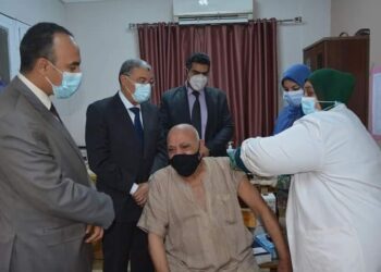 القاضى يتابع انتظام العمل في مراكز تطعيم كورونا