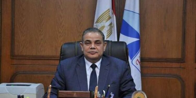 رئيس جامعة كفر الشيخ يهنئ