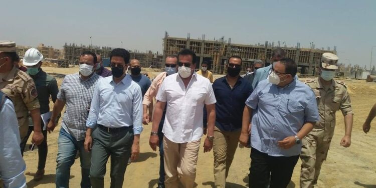 خالد عبدالغفار يتفقد الأعمال الإنشائية بجامعة بنها الأهلية