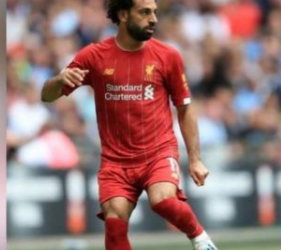 رياض محرز ومحمد صلاح كلاهما فخر العرب