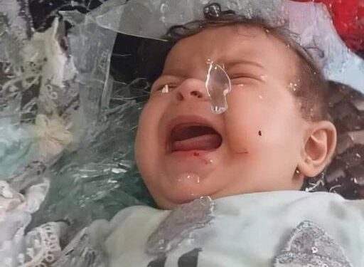 لابس هدوم العيد