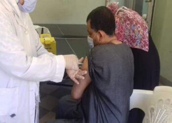 هل يستغني متلقي لقاح كورونا عن الكمامة ؟