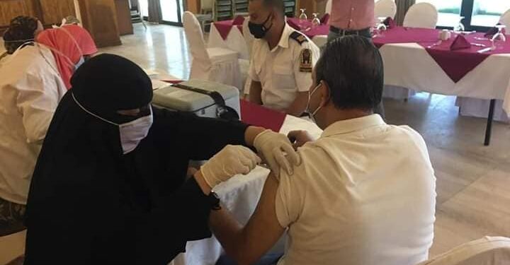 إعطاء لقاح كورونا للعاملين بقطاع السياحة بقنا..............................