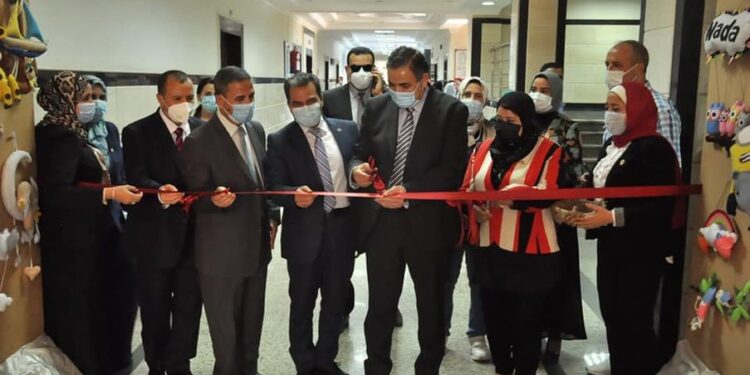 رئيس جامعة كفرالشيخ يفتتح معرض الفن التشكيلي لطلاب الفرقة الثالثة