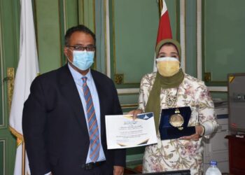 تكريم الدكتورة سالى شبل وكيلة كلية التربية النوعية بمجلس التعليم