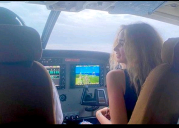 هنا الزاهد تعيد احداث محمد رمضان داخل الطائرة