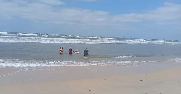 اقبالا متوسطاً على مصيف بلطيم واستمرار حملات النظافة ورفع الاشغالات