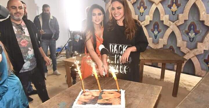 ليال عبود تقول لحبيبها أسمر يابو عقال