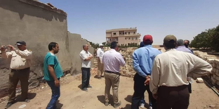 علي : يترأس حملة لحصر مخالفات البناء بجمعية أحمد عرابي التعاونية الزراعية تمهيداً لإزالتها.