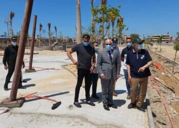 محافظ بورسعيد يتابع سير العمل  بساحة شارع نهضة بورسعيد