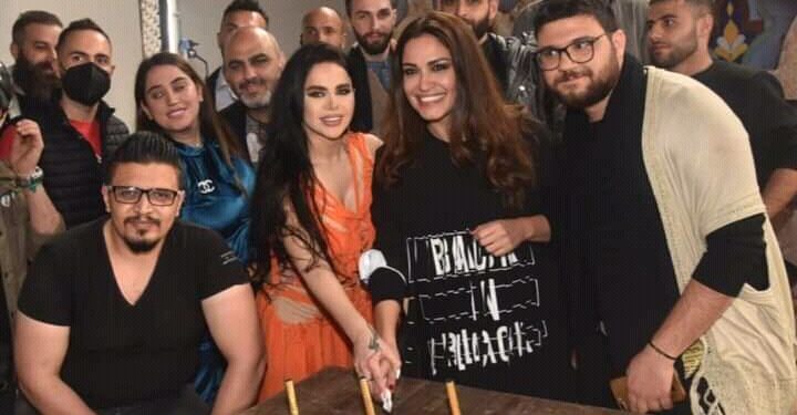 ليال عبود تقول لحبيبها اسمر يابو عقال