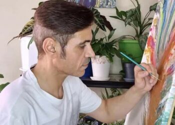 أحمد المعمري : القراءة وسيلة لانتقال الفن من المحلية الى العالمية