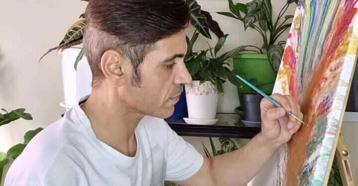 أحمد المعمري : القراءة وسيلة لانتقال الفن من المحلية الى العالمية