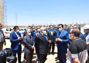 جولة تفقدية بجامعة القاهرة الدولية لوزير التعليم العالي ورئيس جامعة القاهرة.