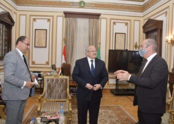 تعاون مشترك بين جامعة القاهرة والوكالة الجامعية الفرانكونية في المجالات التعليمية والثقافية.