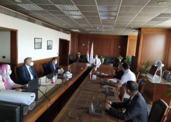 د. عبد العاطي: إعادة تأهيل ورفع كفاءة ترعتي نجع حمادي الشرقية والغربية وفروعهما والمنشآت