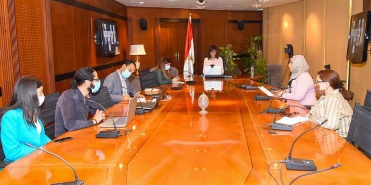 نبيلة مكرم : تعلن إطلاق مبادرة للمصريين بالخارج “صوت مصر في أفريقيا”.