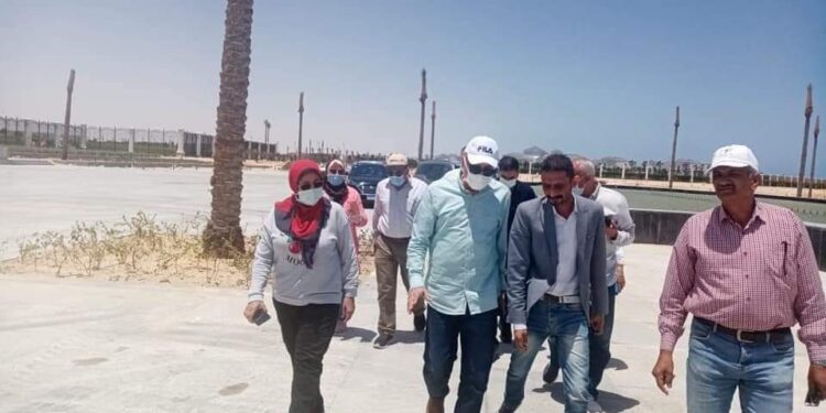 مسئولو الإسكان: يتفقدون الممشى الشاطئي وجامعة العلمين الدولية بمدينة العلمين الجديدة.