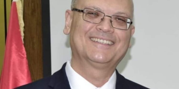 المركز الاول على كليات عين شمس فى محو الامية للتجارة.